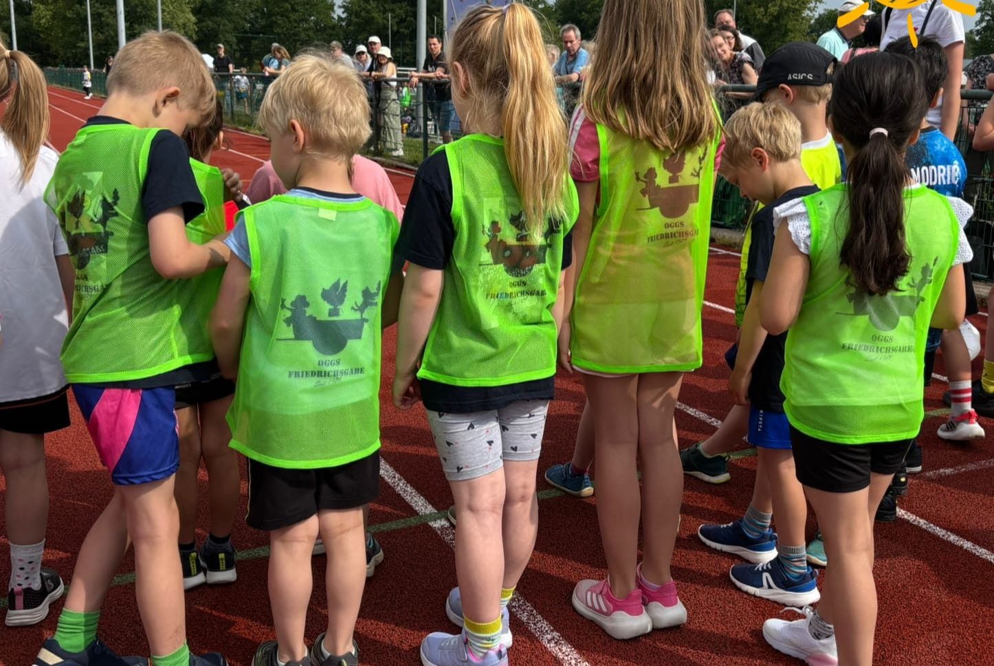 Neue Trikots der Fußballmannschaften
